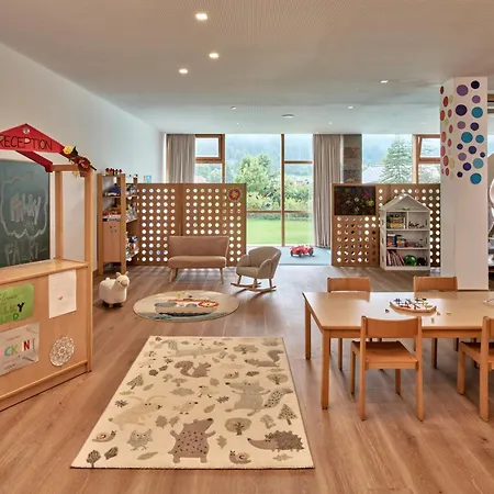 Falkensteiner & Carinzia L 4 Star Superior מלון טרופולאך