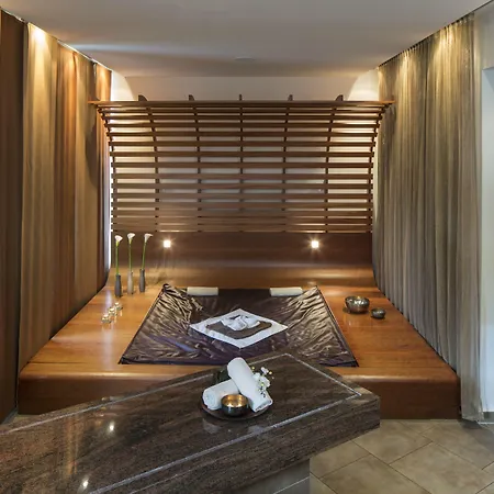 Falkensteiner & Carinzia L 4 Star Superior מלון טרופולאך